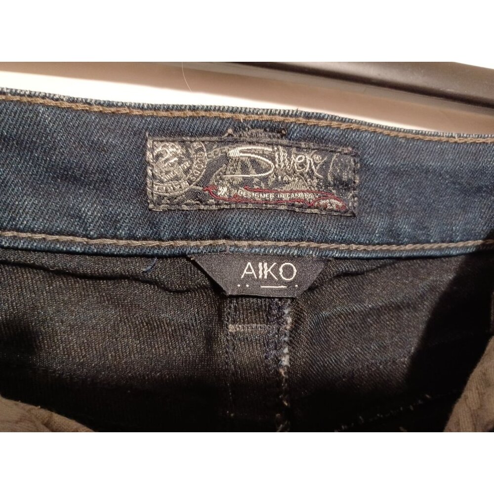 Silver Jeans Aiko Women’s Size Tag reads 30x33 Measures 34x34 Blue Distressed - Picture 4 of 8